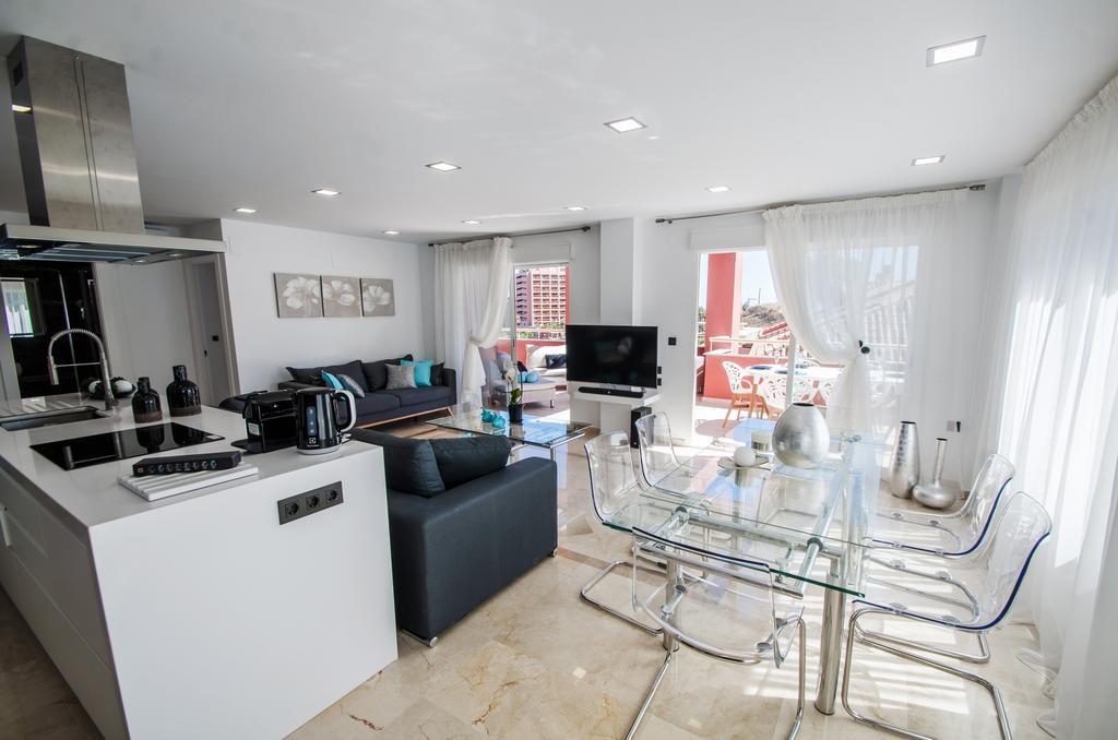 Gorgeous 170 Sq.M. Penthouse With Sea View Terraces Apartment Benalmadena Bagian luar foto